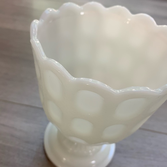 EO Brody milk glass planter - Picture 4 of 7